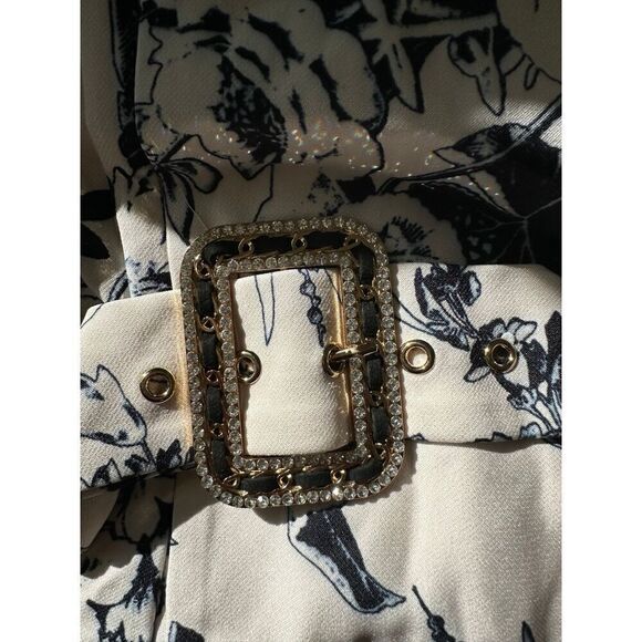 Bird Print Jacket and Cigarette Pants. - Picture 3 of 12